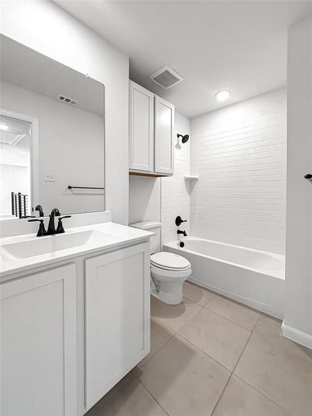 Furnished interior view inside a new home in Travis Ranch, Forney (Image 12).