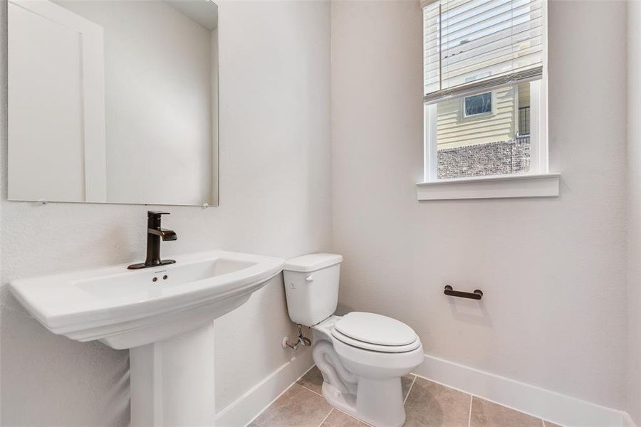 Furnished interior view inside a new home in Collin Creek, Plano (Image 11).