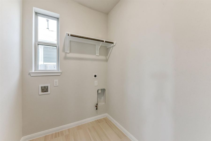 Spacious, unfurnished interior of a new home in Colony at Pinehurst, Pinehurst (Image 35).