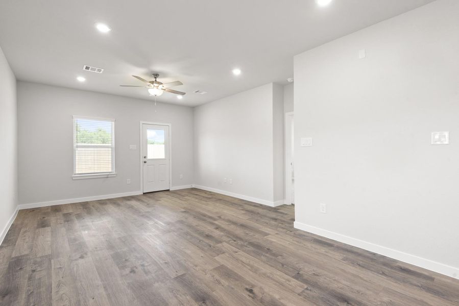 Spacious, unfurnished interior of a new home in River Ranch Trails, Dayton (Image 13). Spacious, unfurnished interior of a new home in River Ranch Trails, Dayton (Image 13).
