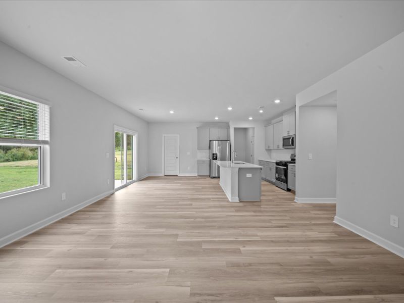 Spacious, unfurnished interior of a new home in Vickery Station, Woodruff (Image 13).