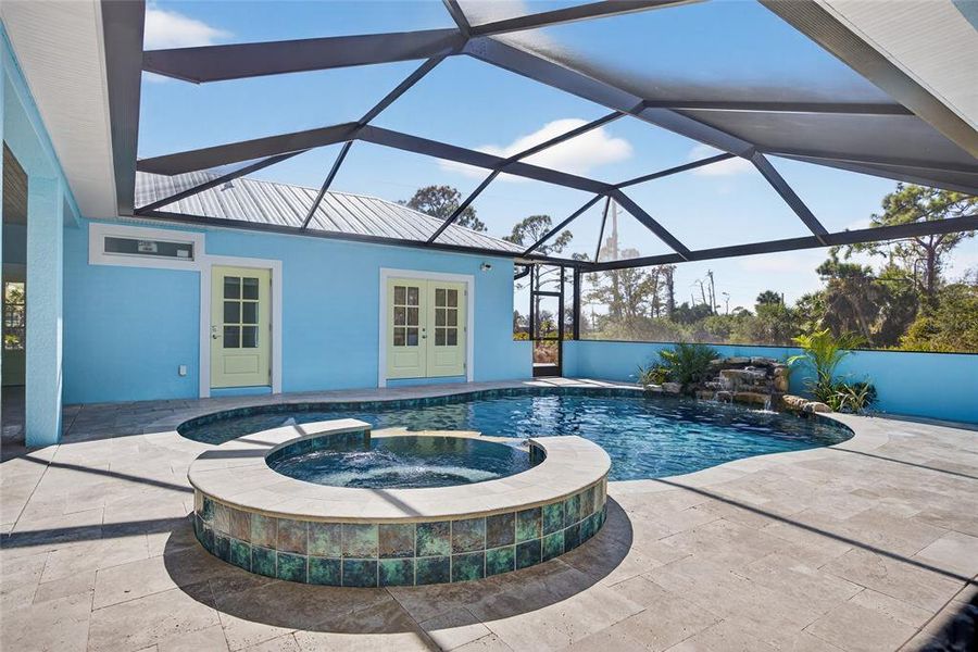 Exterior details and patio area of a home in , Port Charlotte (Image 26).