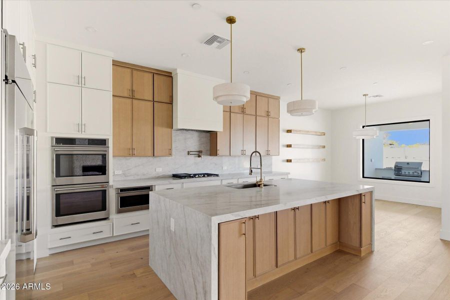 Double Ovens & Gas Cooktop Double Ovens & Gas Cooktop