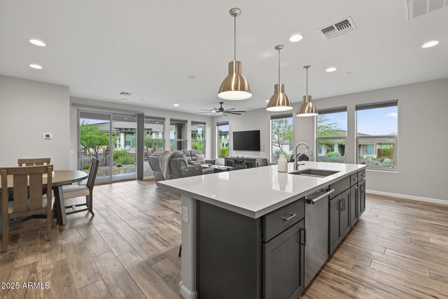 24) KITCHEN 24) KITCHEN