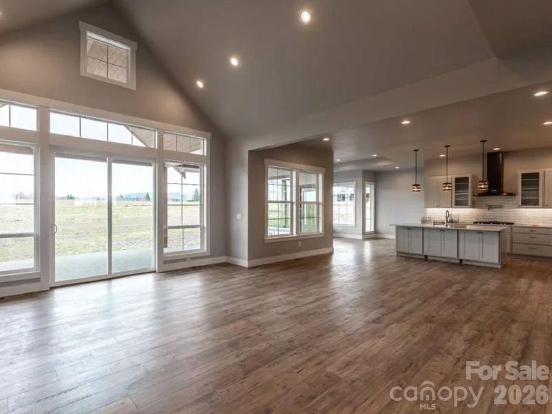 Spacious, unfurnished interior of a new home in , Granite Falls (Image 25).