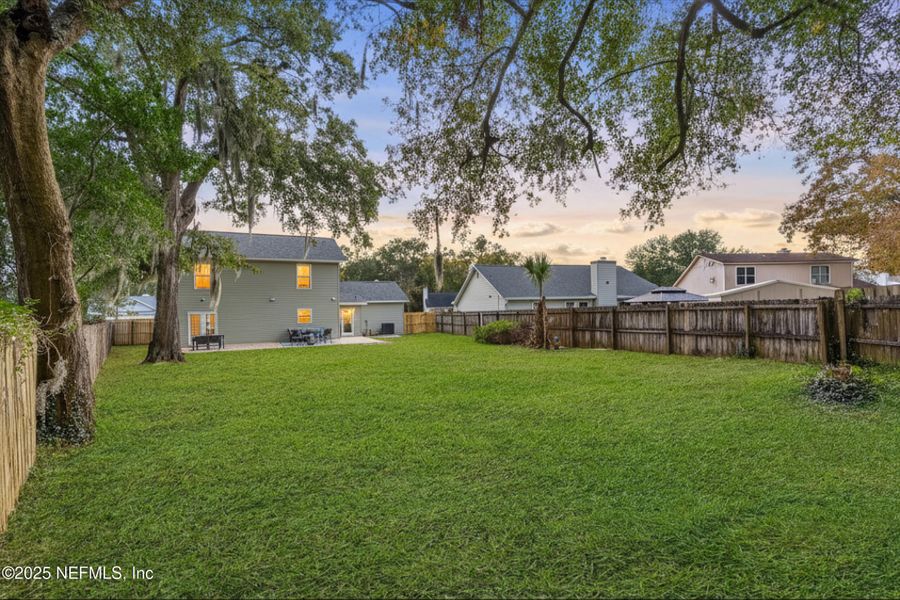 Exterior details and patio area of a home in , Jacksonville (Image 30).