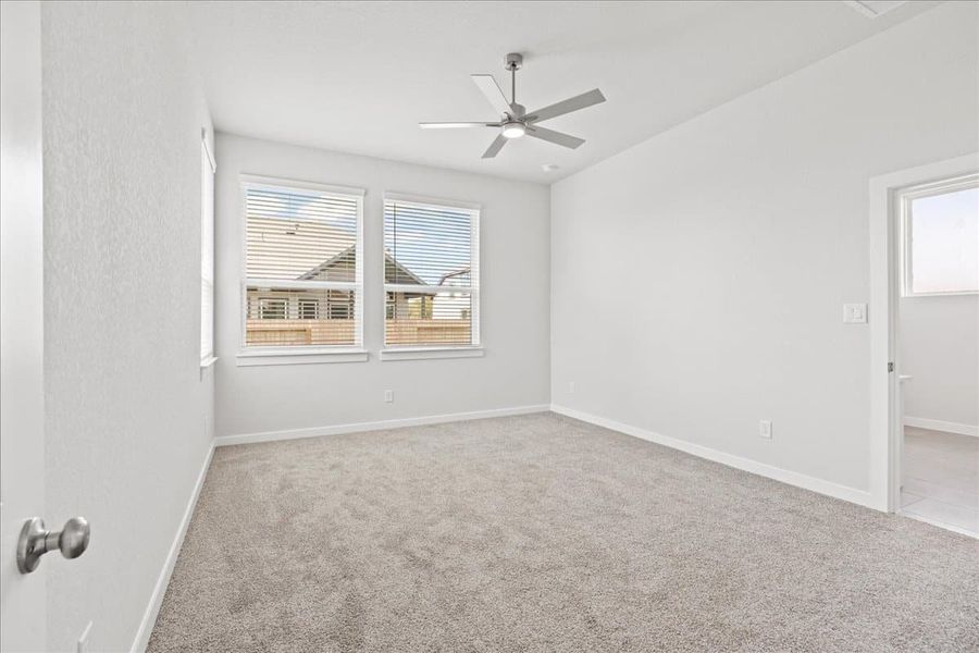 Spacious, unfurnished interior of a new home in Village at Three Oaks, Seguin (Image 19). Spacious, unfurnished interior of a new home in Village at Three Oaks, Seguin (Image 19).