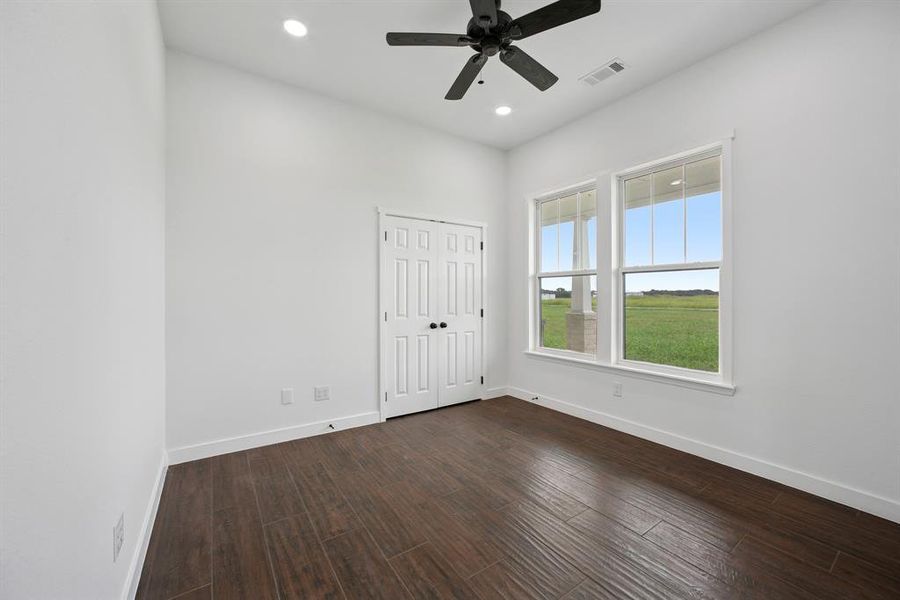 Spacious, unfurnished interior of a new home in , Cleburne (Image 20).