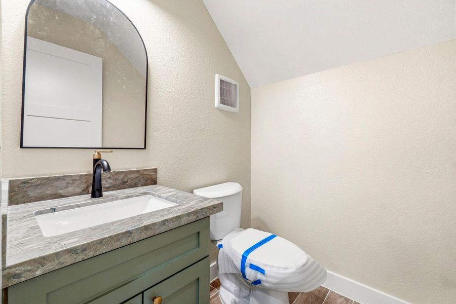 Half bath! Half bath!