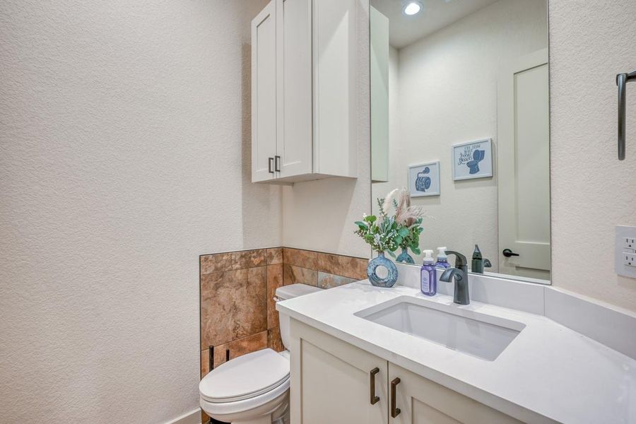 Furnished interior view inside a new home in , Horseshoe Bay (Image 26).