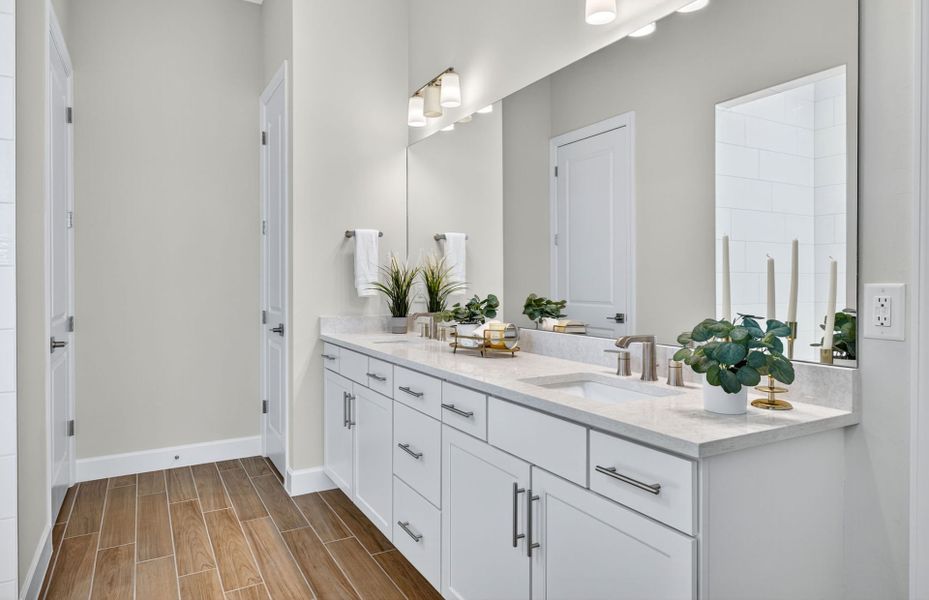 Furnished interior view inside a new home in Del Webb Oak Creek, North Fort Myers (Image 44).