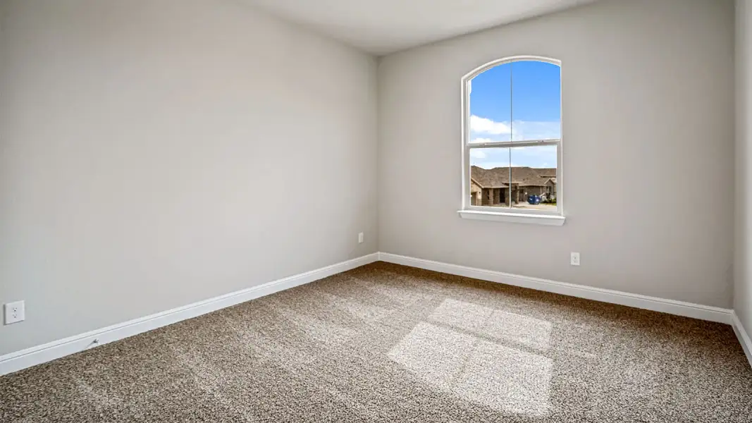 Spacious, unfurnished interior of a new home in Parkerville Meadows, DeSoto (Image 29).