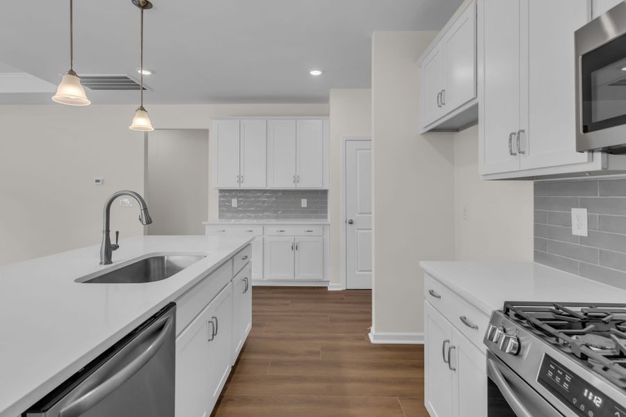 Furnished interior view inside a new home in Hampshire Hills, Columbia (Image 8).