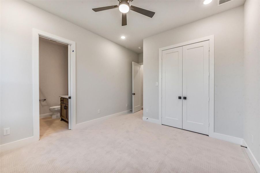 Spacious, unfurnished interior of a new home in , Houston (Image 44).