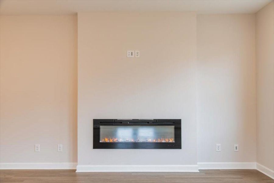 Spacious, unfurnished interior of a new home in Cherokee Township, Acworth (Image 29).