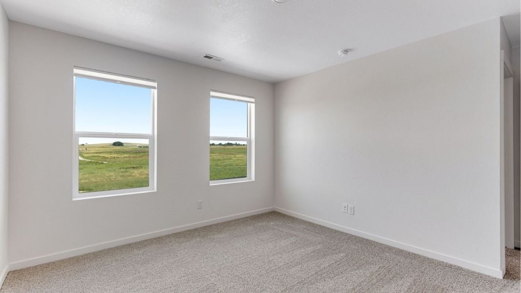 Spacious, unfurnished interior of a new home in Vista Meadows, Fort Lupton (Image 14).
