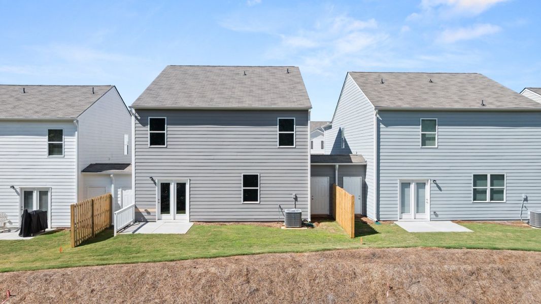 Representative exterior details of a home built from the Robie by D.R. Horton in Rolling Meadows, Jasper (Image 3). Representative exterior details of a home built from the Robie by D.R. Horton in Rolling Meadows, Jasper (Image 3).
