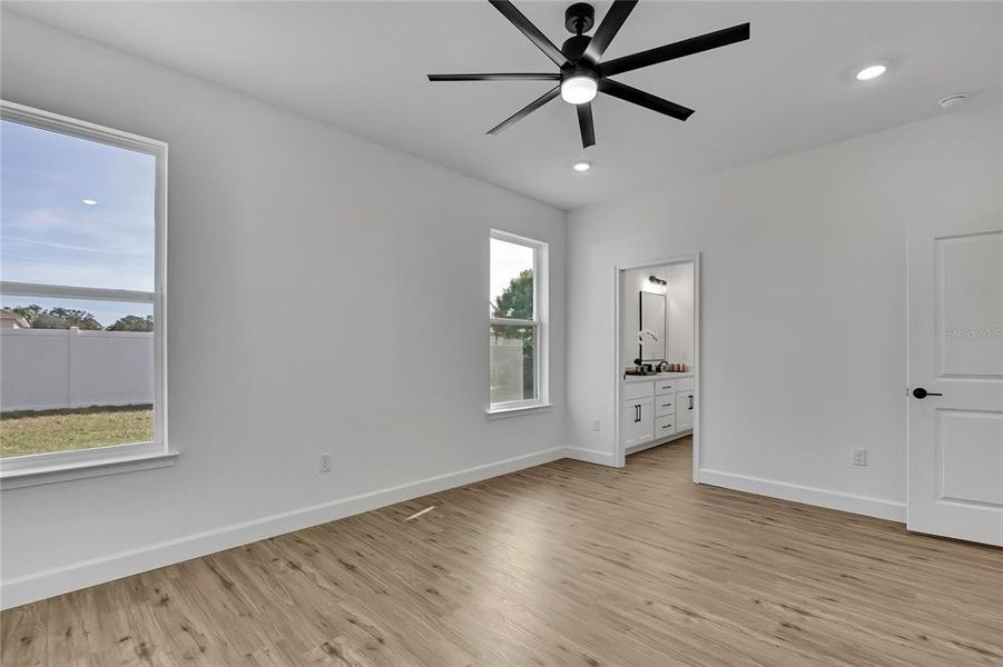 Spacious, unfurnished interior of a new home in , Spring Hill (Image 45).