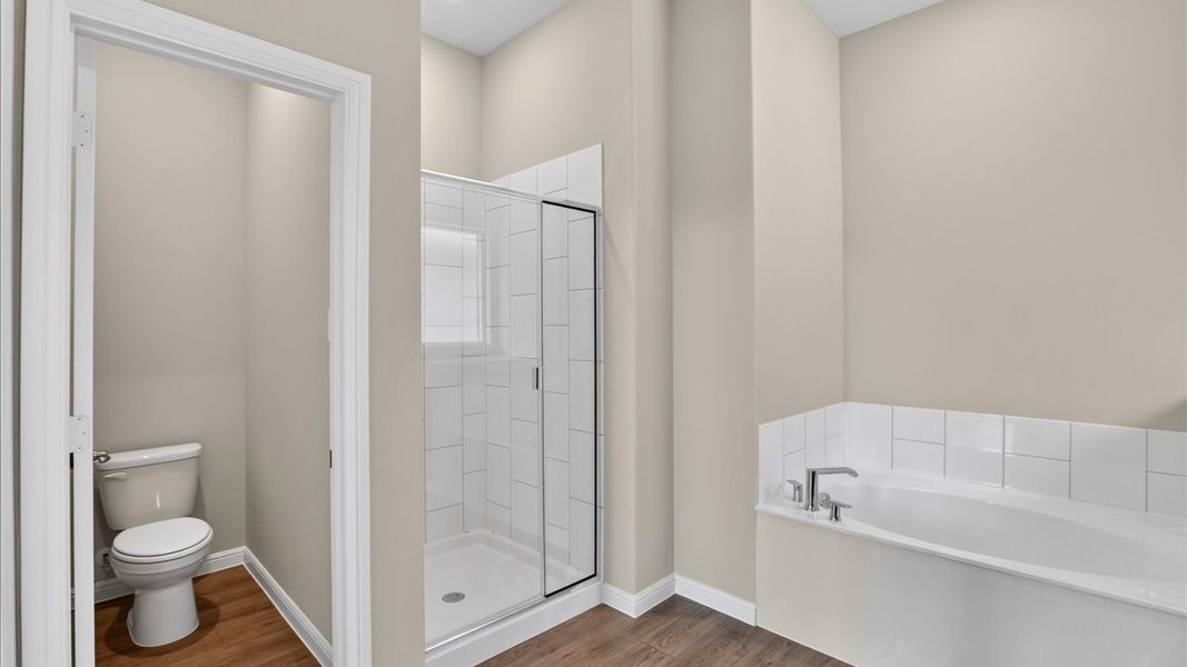 Furnished interior view inside a new home in Lakeview Pointe, Grand Prairie (Image 11).