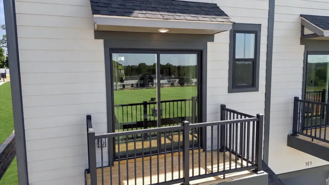 Exterior details and patio area of a home in Traynham Place, Greenville (Image 4).