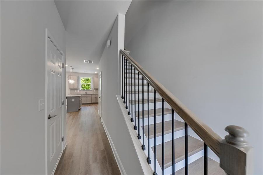 Spacious, unfurnished interior of a new home in , Homer (Image 23).