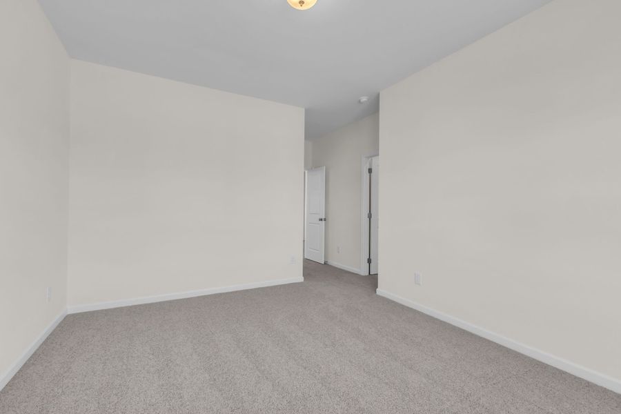 Spacious, unfurnished interior of a new home in Hampshire Hills, Columbia (Image 28).