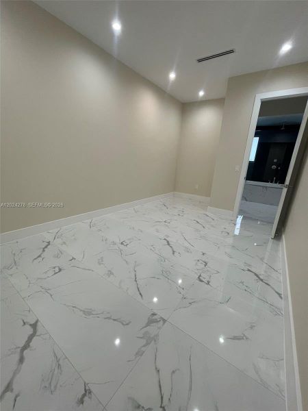 Spacious, unfurnished interior of a new home in , Miami (Image 30).