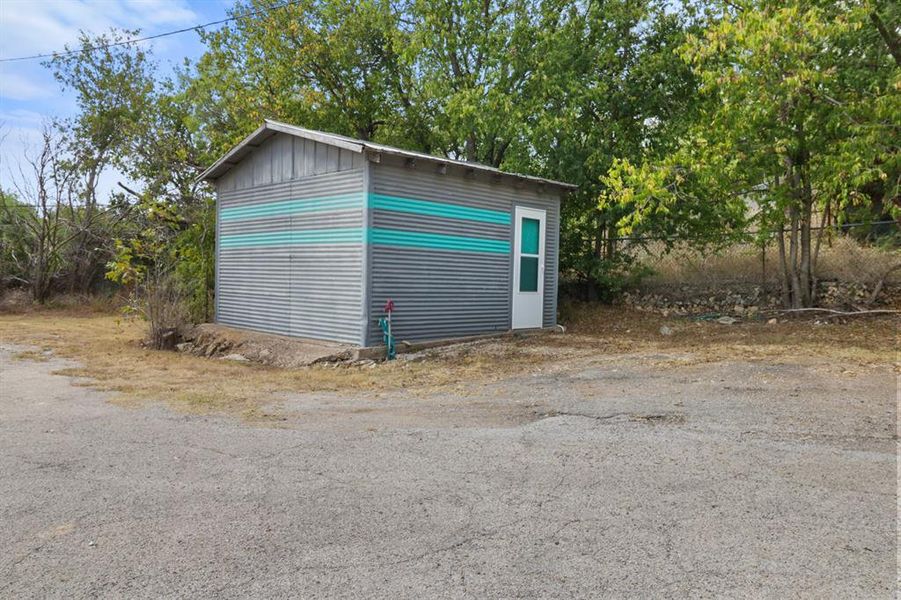 Image 33 of a home in . Image 33 of a home in .