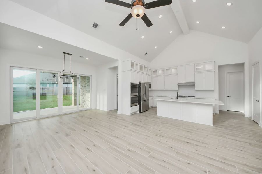 Representative unfurnished interior of a home built from the Bonneville by Chesmar Homes in Meridiana 50's and 60's, Manvel (Image 31).