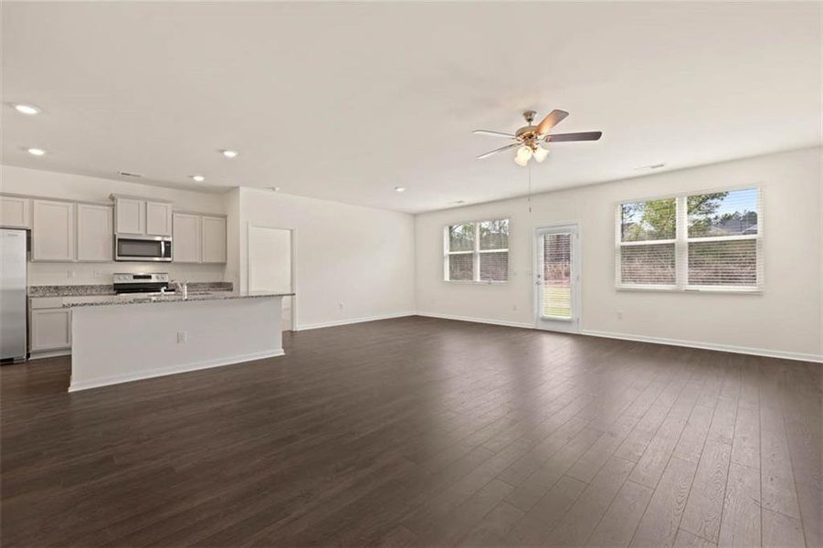 Spacious, unfurnished interior of a new home in Champion's Run, Lithonia (Image 15).