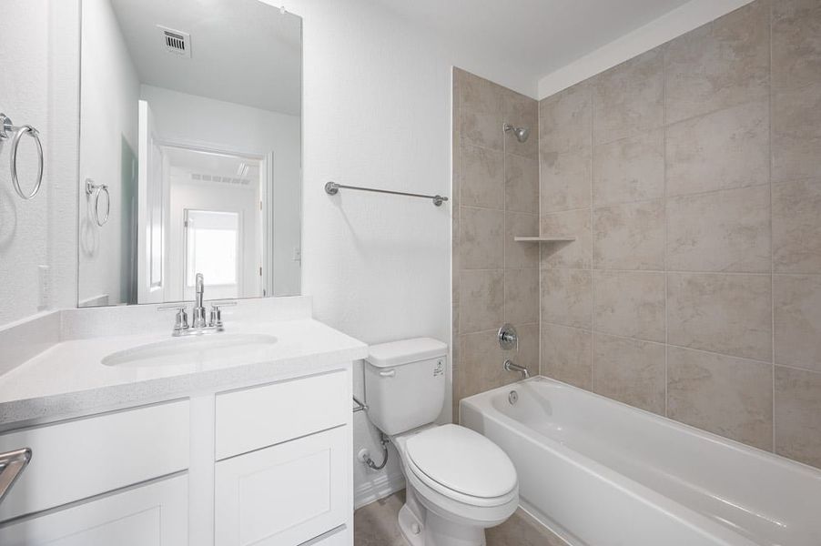 Furnished interior view inside a new home in Emory Crossing, Hutto (Image 12).
