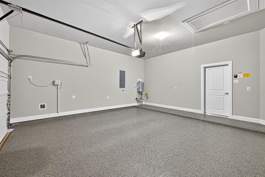 Spacious, unfurnished interior of a new home in Harvest Green 45', Richmond (Image 34).
