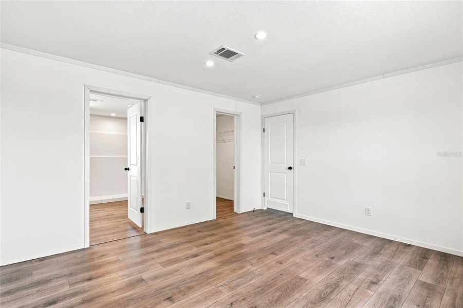 Spacious, unfurnished interior of a new home in , Okeechobee (Image 32).