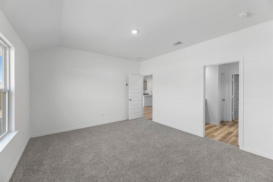 Spacious, unfurnished interior of a new home in Reserve at Mallard Lakes, Orange (Image 28). Spacious, unfurnished interior of a new home in Reserve at Mallard Lakes, Orange (Image 28).