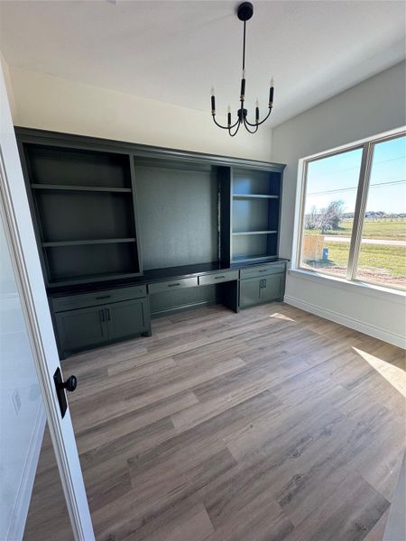 Spacious, unfurnished interior of a new home in , Angleton (Image 4).