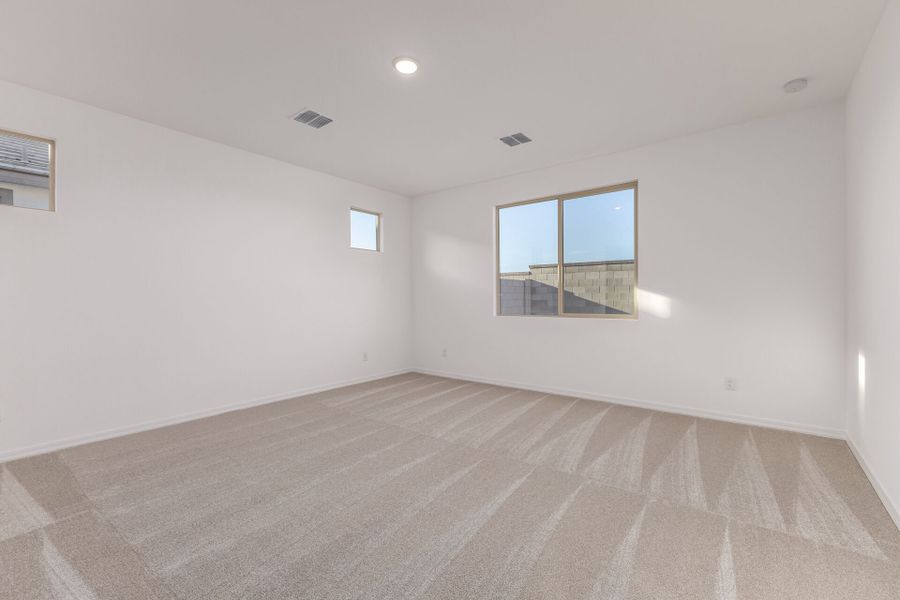 Spacious, unfurnished interior of a new home in Tyler Ranch, Buckeye (Image 11).