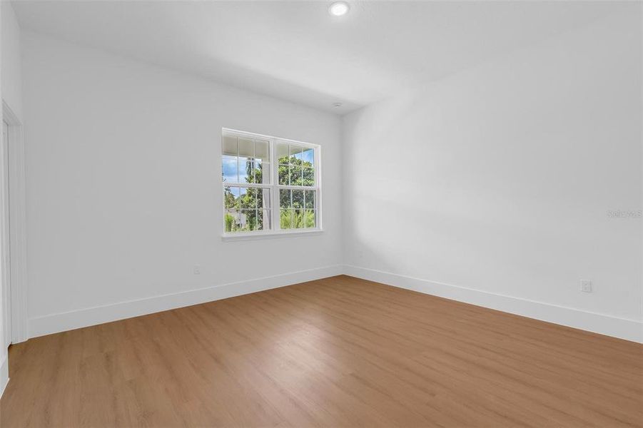 Spacious, unfurnished interior of a new home in , Ocala (Image 27).