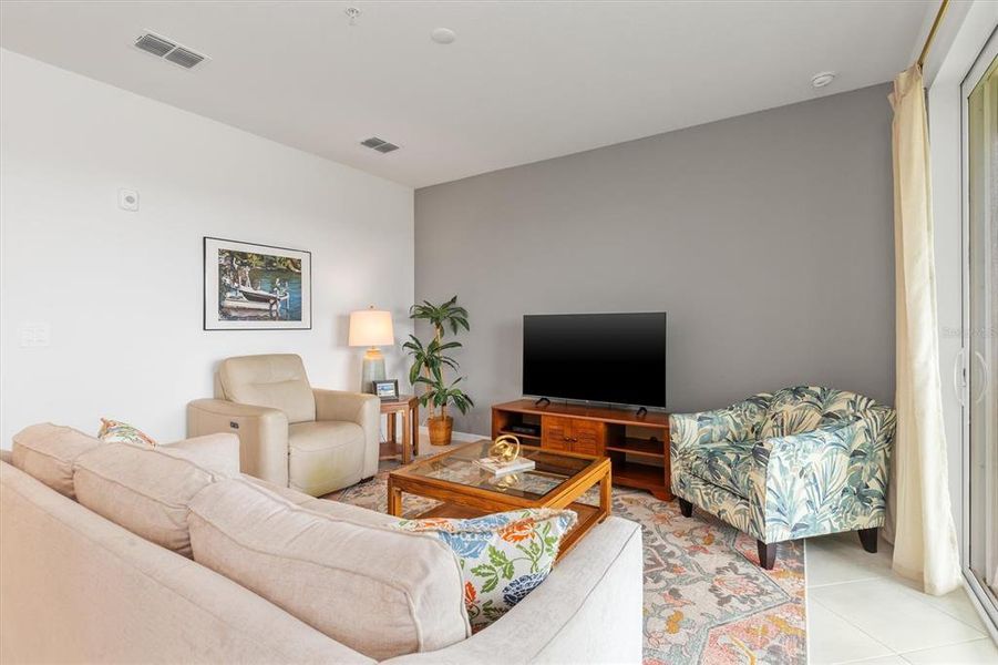 Furnished interior view inside a new home in , Venice (Image 8).