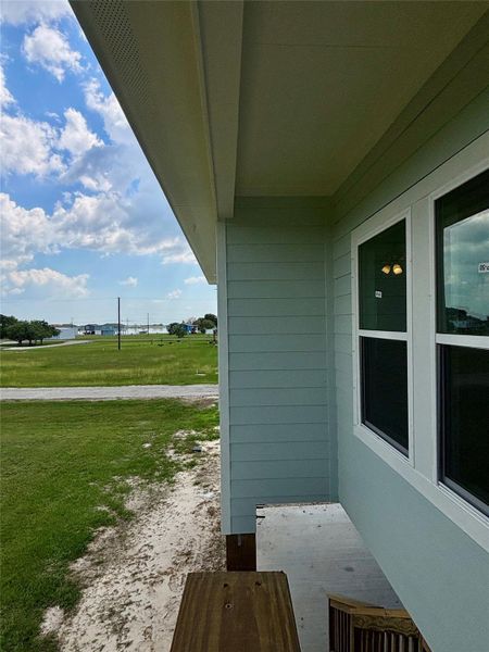 Exterior details and patio area of a home in , Palacios (Image 23).