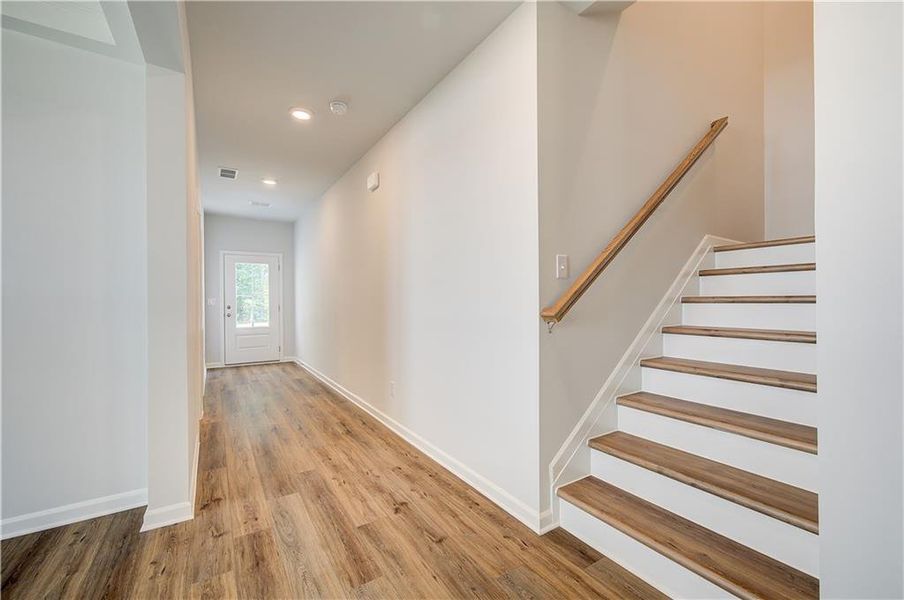 Spacious, unfurnished interior of a new home in Hamilton Lakes, Lawrenceville (Image 14).
