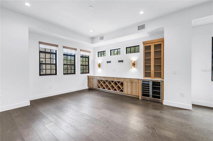 Image 45 of a home in East Oak Townhomes.