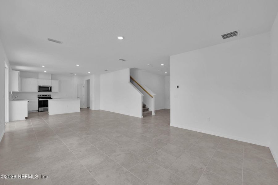 Spacious, unfurnished interior of a new home in Hyland Trail, Green Cove Springs (Image 25). Spacious, unfurnished interior of a new home in Hyland Trail, Green Cove Springs (Image 25).