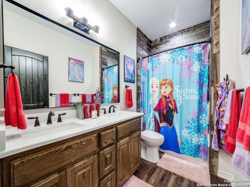 Furnished interior view inside a new home in , Jourdanton (Image 19).