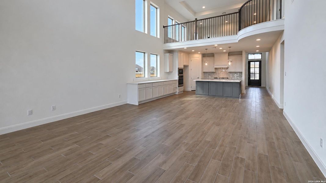 Spacious, unfurnished interior of a new home in Meadows of Mill Creek, Seguin (Image 17).