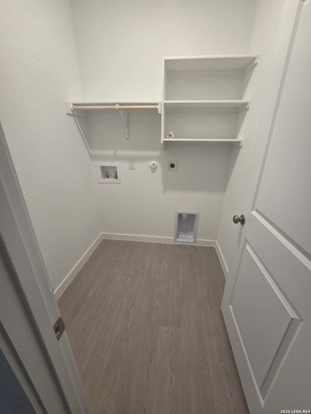 Spacious, unfurnished interior of a new home in Navarro Ranch, Seguin (Image 6).
