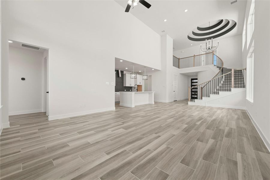 Representative image. Features, selections and colors may vary.