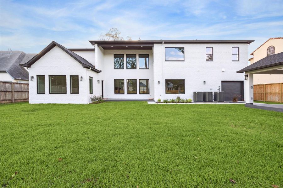 Spacious backyard with room for a large pool Spacious backyard with room for a large pool