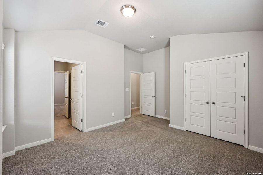 Spacious, unfurnished interior of a new home in Fox Falls, Boerne (Image 40).