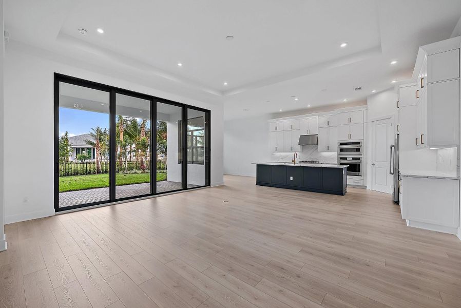 Spacious, unfurnished interior of a new home in , Palm Beach Gardens (Image 44).