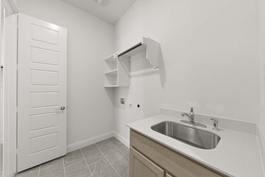 Furnished interior view inside a new home in Park Hills, Rockwall (Image 12).